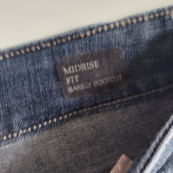 Lee Platinum Label  Size 14M Midrise Barely Bootcut Blue Denim Jeans - Picture 6 of 7